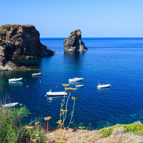 pantelleria-faraglioni
